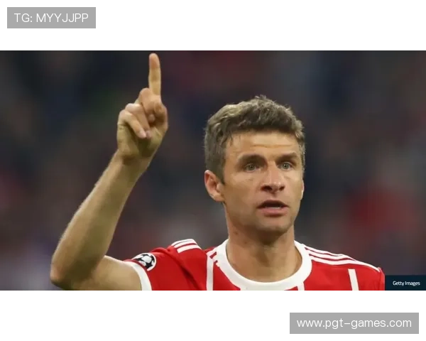 Osimhen训练场搞笑瞬间曝光:进球前先“摔”出精彩 Osimhen训练场搞笑瞬间曝光:进球前先“摔”出精彩